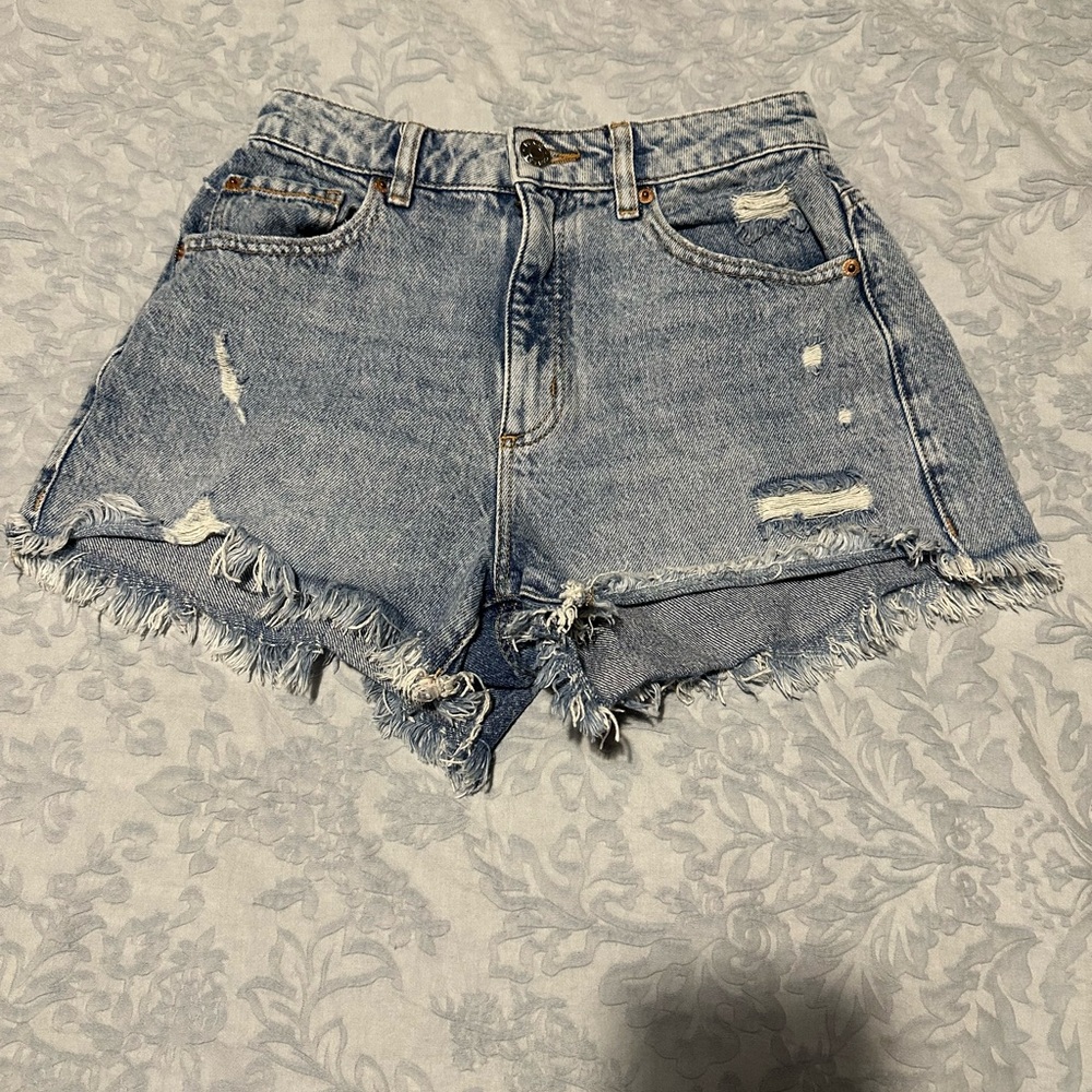 Women’s garage jean short